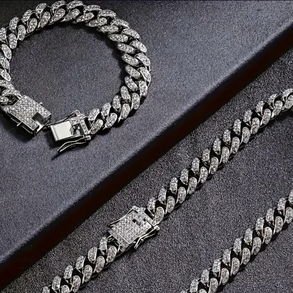 Silver Necklace and Bracelet Set - Picture 2 of 4